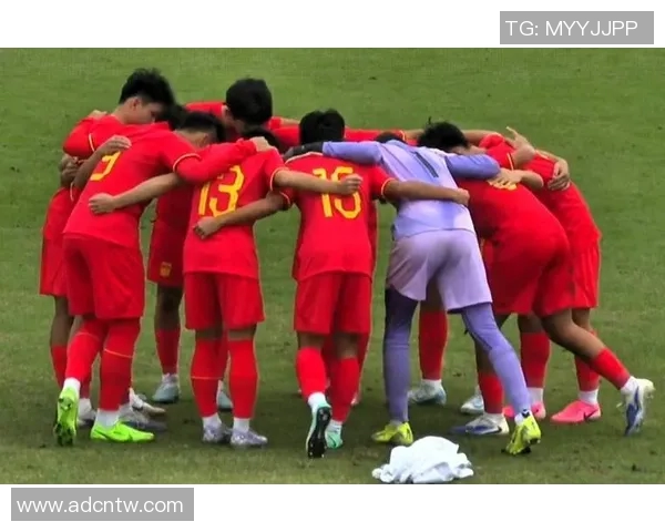 今天中国足球现场直播精彩赛事回顾与分析球迷互动热情高涨